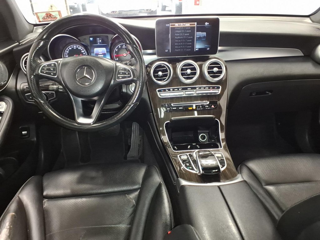Photo 9 of this MERCEDES-BENZ GLC