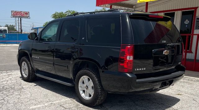 Photo 5 of this CHEVROLET TAHOE