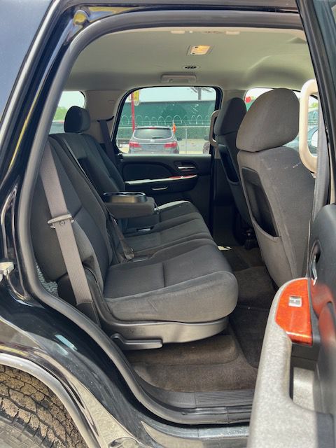 Photo 8 of this CHEVROLET TAHOE