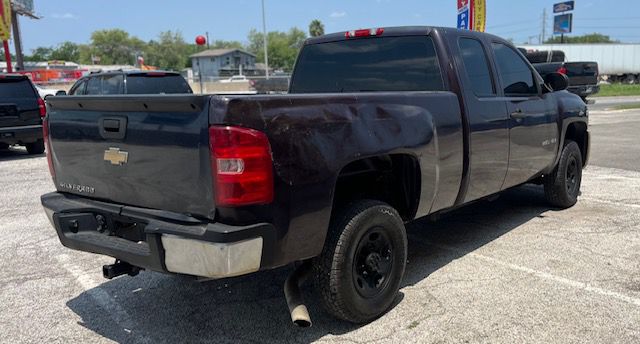 Photo 4 of this CHEVROLET SILVERADO 2500