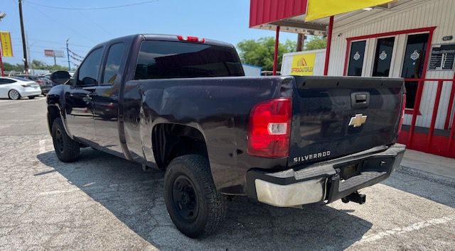 Photo 5 of this CHEVROLET SILVERADO 2500