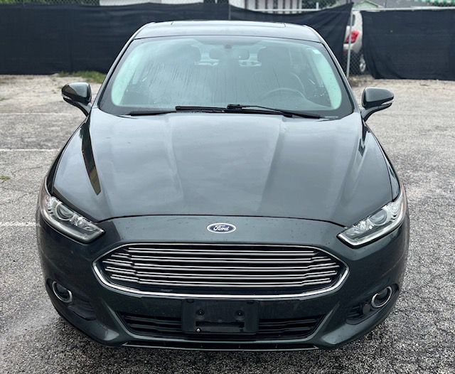 Photo 3 of this FORD FUSION