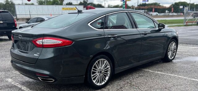 Photo 4 of this FORD FUSION