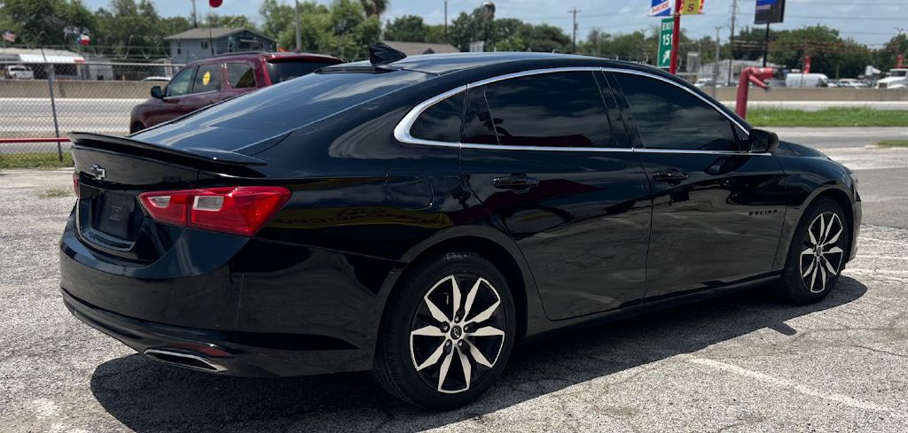 Photo 4 of this CHEVROLET MALIBU