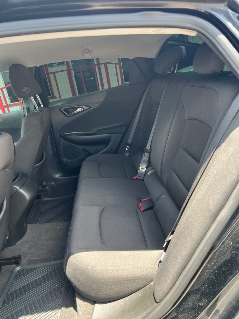 Photo 7 of this CHEVROLET MALIBU