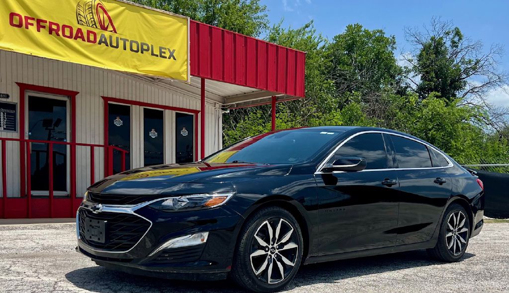 Photo 10 of this CHEVROLET MALIBU