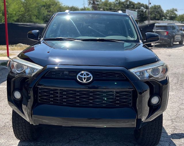 Photo 2 of this TOYOTA 4RUNNER