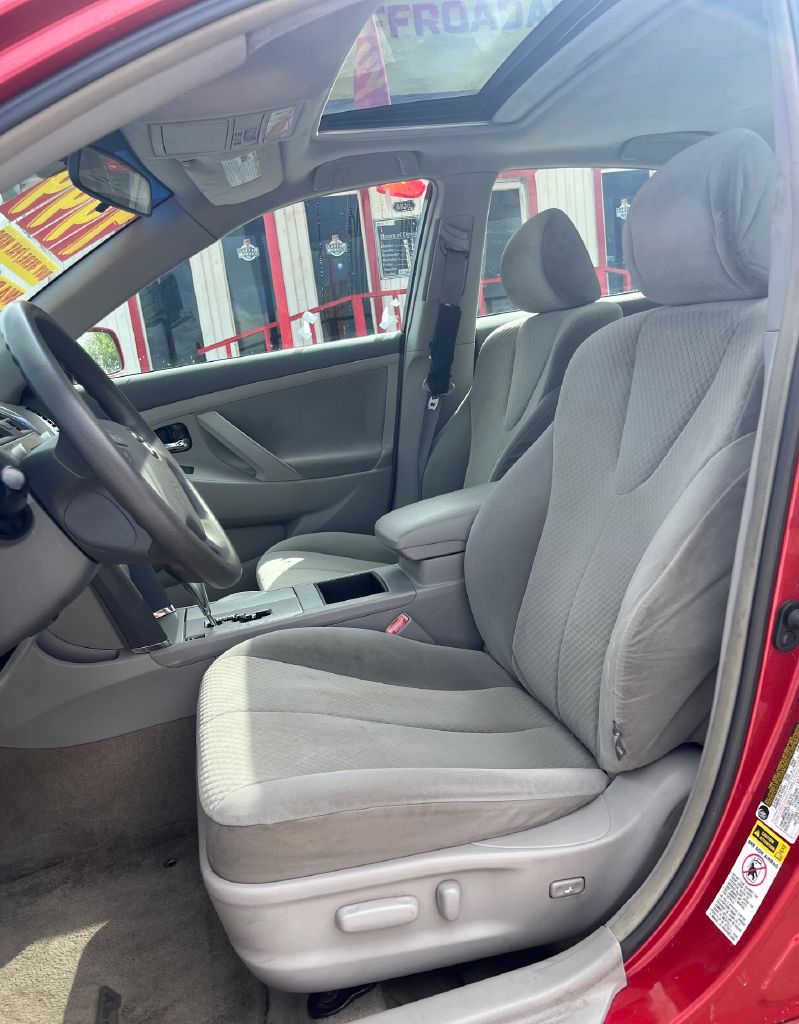 Photo 8 of this TOYOTA CAMRY