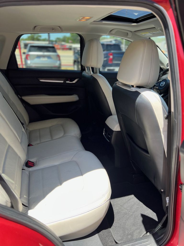 Photo 4 of this MAZDA CX-5