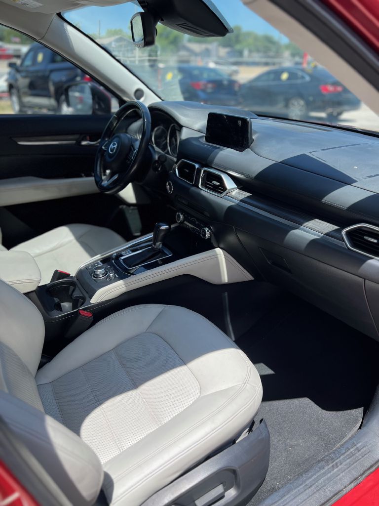 Photo 5 of this MAZDA CX-5