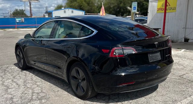 Photo 5 of this TESLA MODEL 3