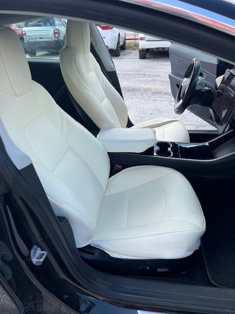 Photo 8 of this TESLA MODEL 3