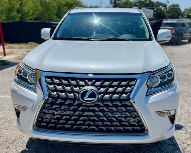 Photo 2 of this LEXUS GX