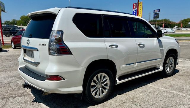 Photo 4 of this LEXUS GX