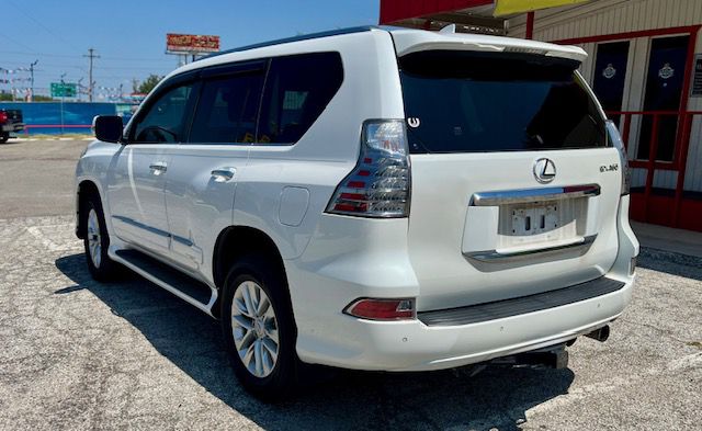 Photo 5 of this LEXUS GX