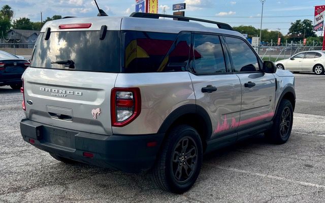 Photo 4 of this FORD BRONCO SPORT