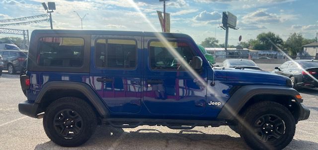 Photo 4 of this JEEP WRANGLER UNLIMI