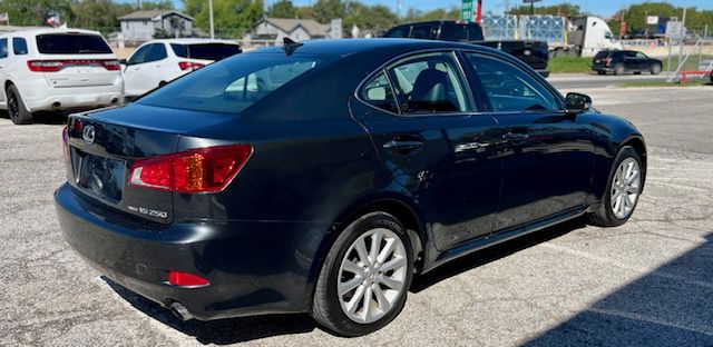 Photo 3 of this LEXUS IS