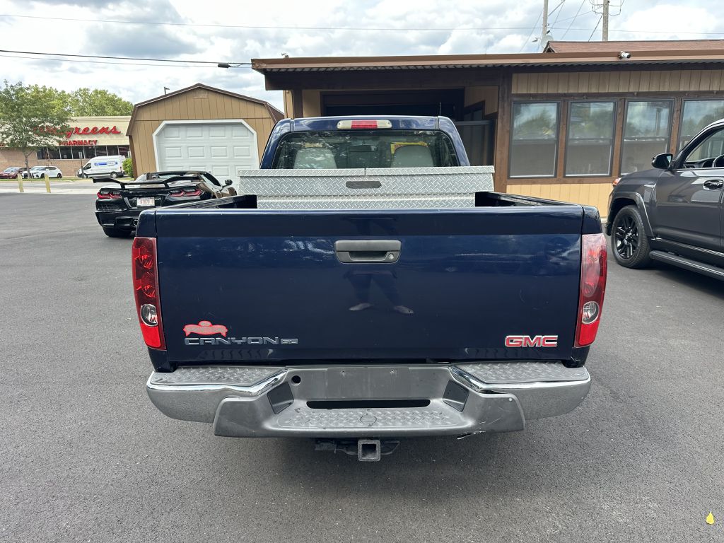 Photo 4 of this GMC CANYON