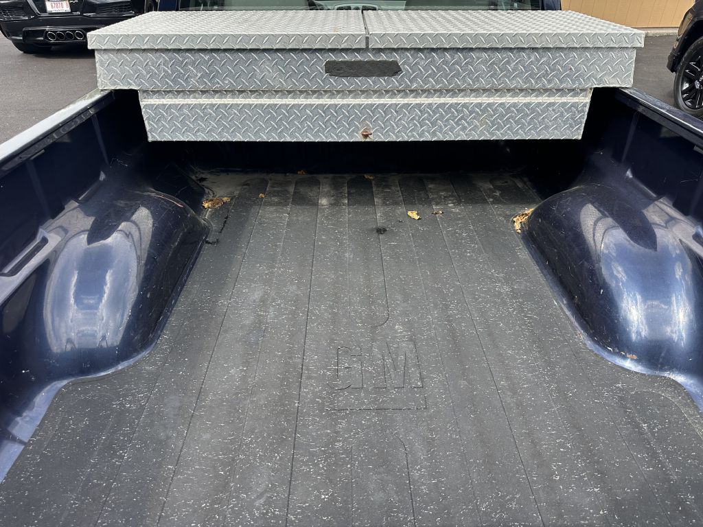 Photo 5 of this GMC CANYON