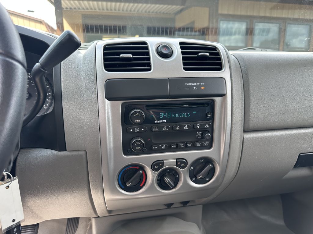 Photo 7 of this GMC CANYON