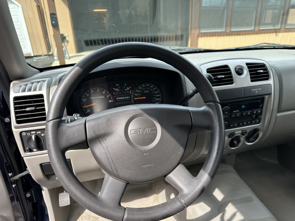 Photo 9 of this GMC CANYON