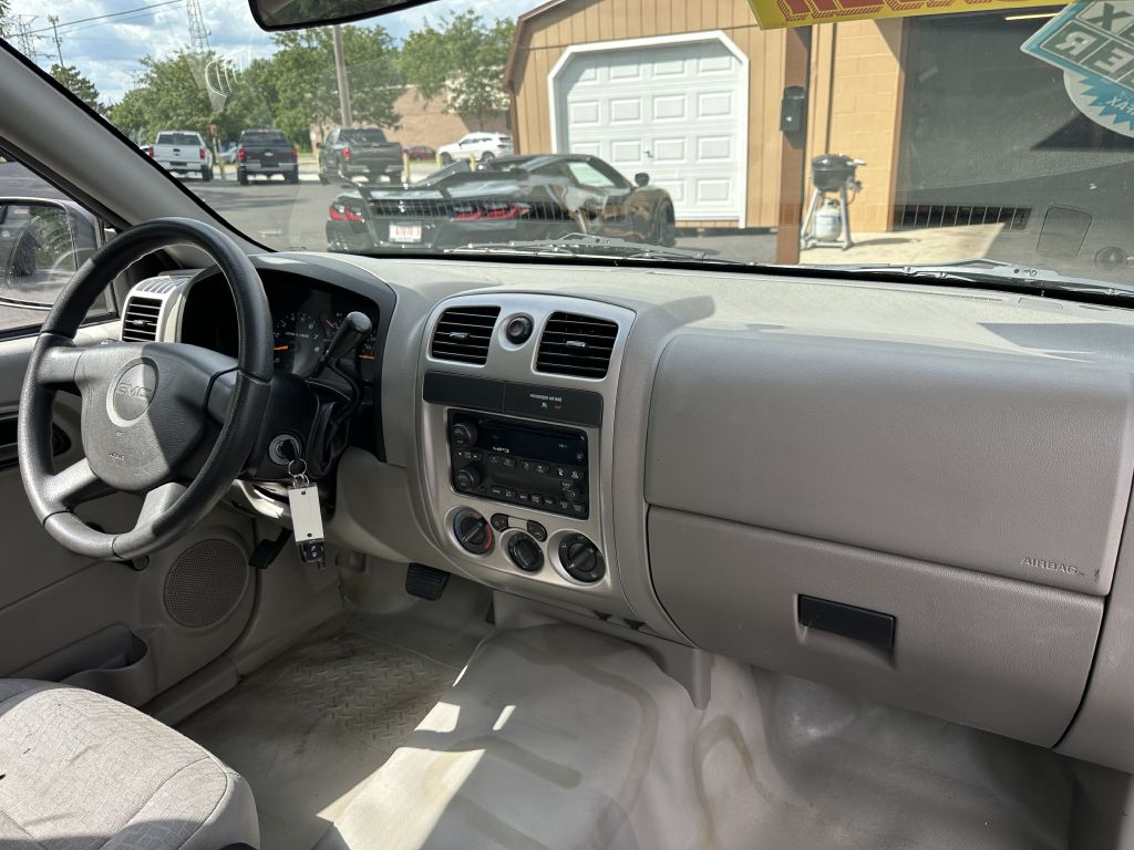 Photo 14 of this GMC CANYON