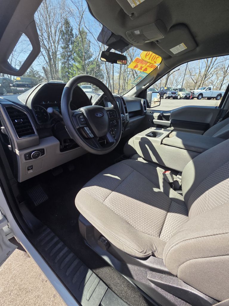 Photo 21 of this FORD F150