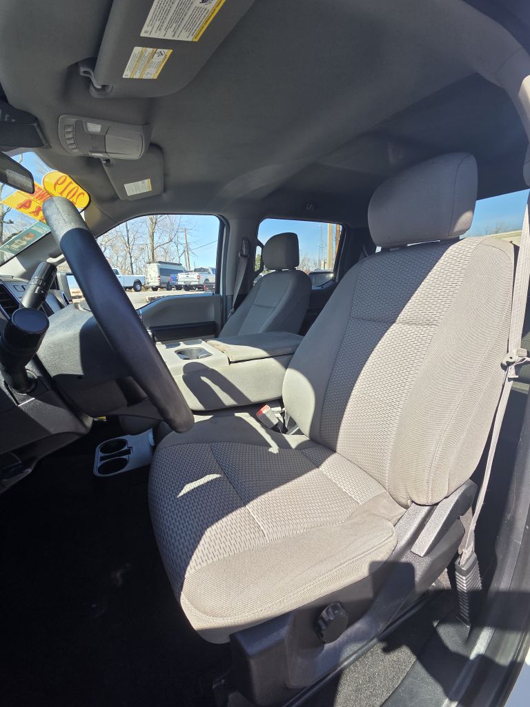 Photo 22 of this FORD F150