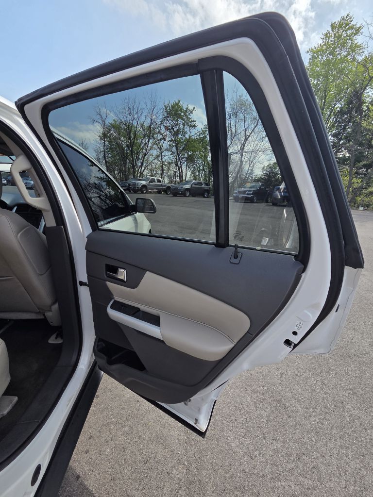 Photo 11 of this FORD EDGE