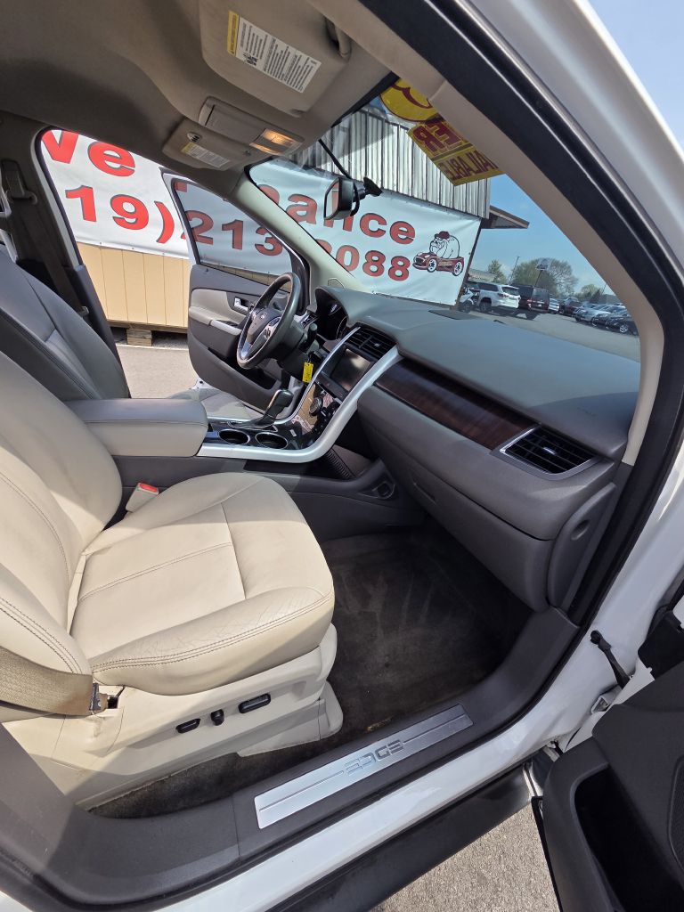 Photo 13 of this FORD EDGE