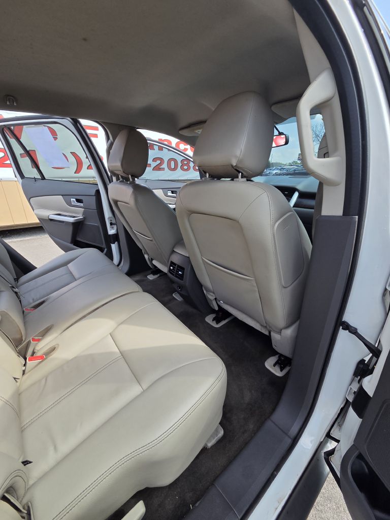 Photo 15 of this FORD EDGE