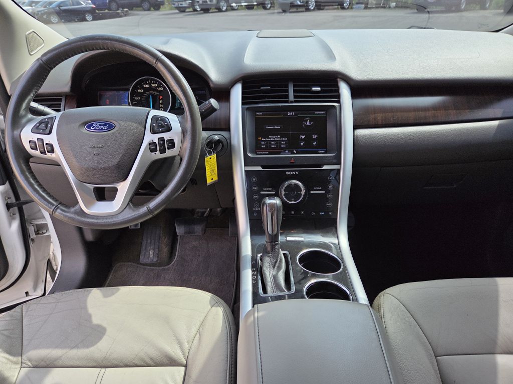 Photo 22 of this FORD EDGE