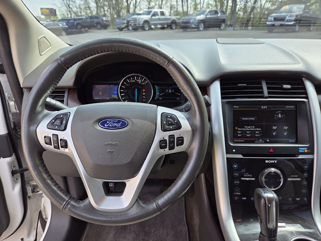 Photo 23 of this FORD EDGE