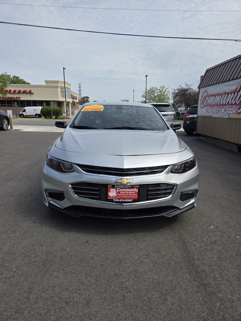 Photo 3 of this CHEVROLET MALIBU