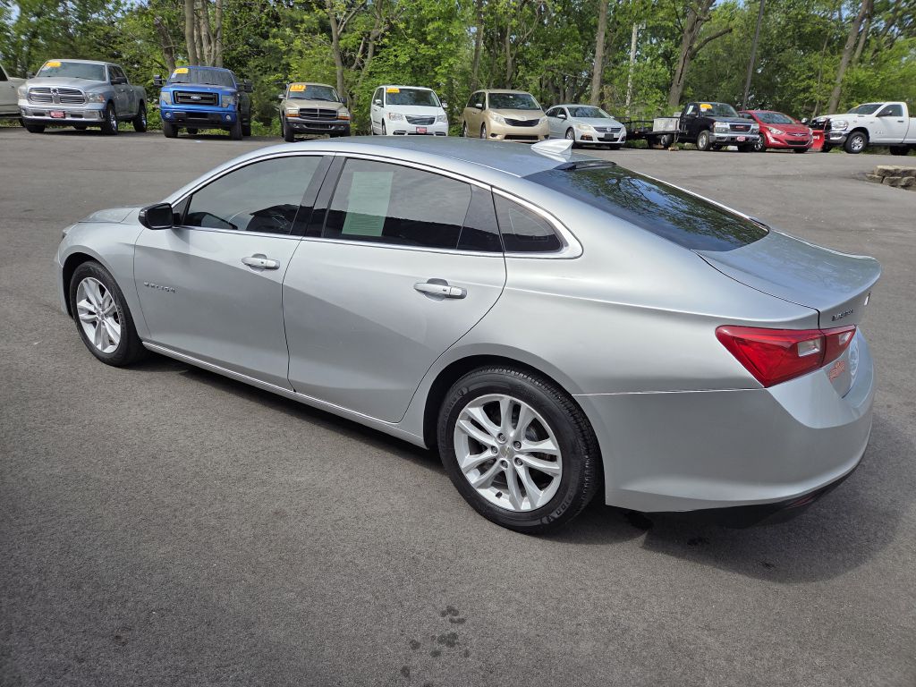 Photo 5 of this CHEVROLET MALIBU