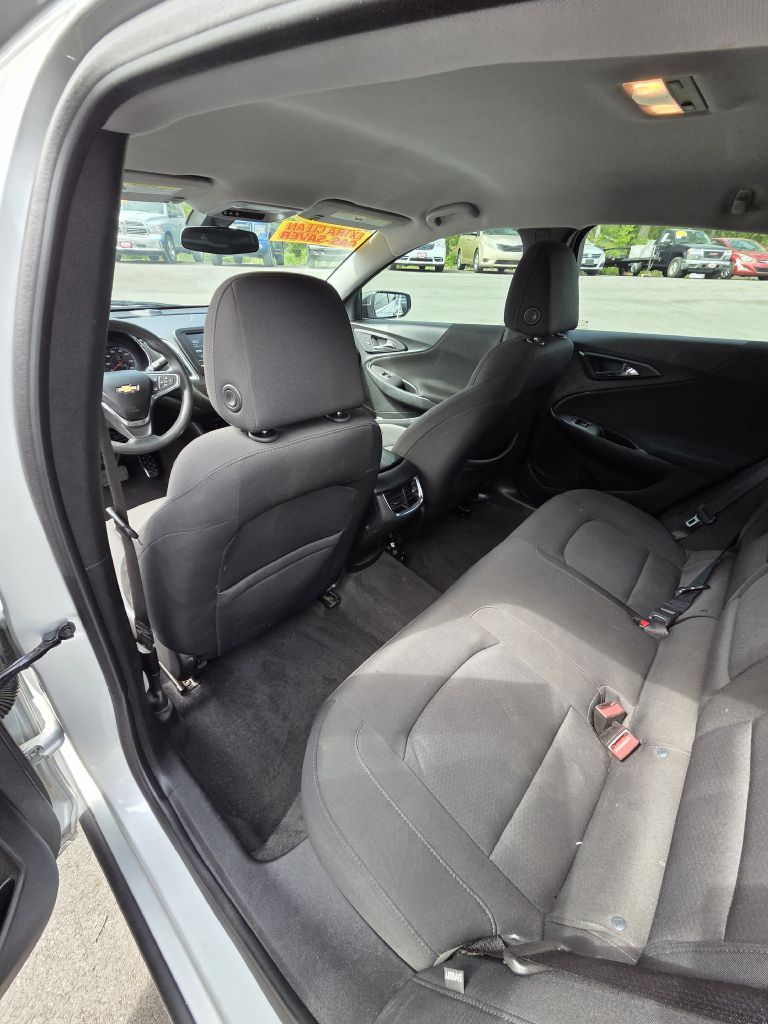 Photo 11 of this CHEVROLET MALIBU