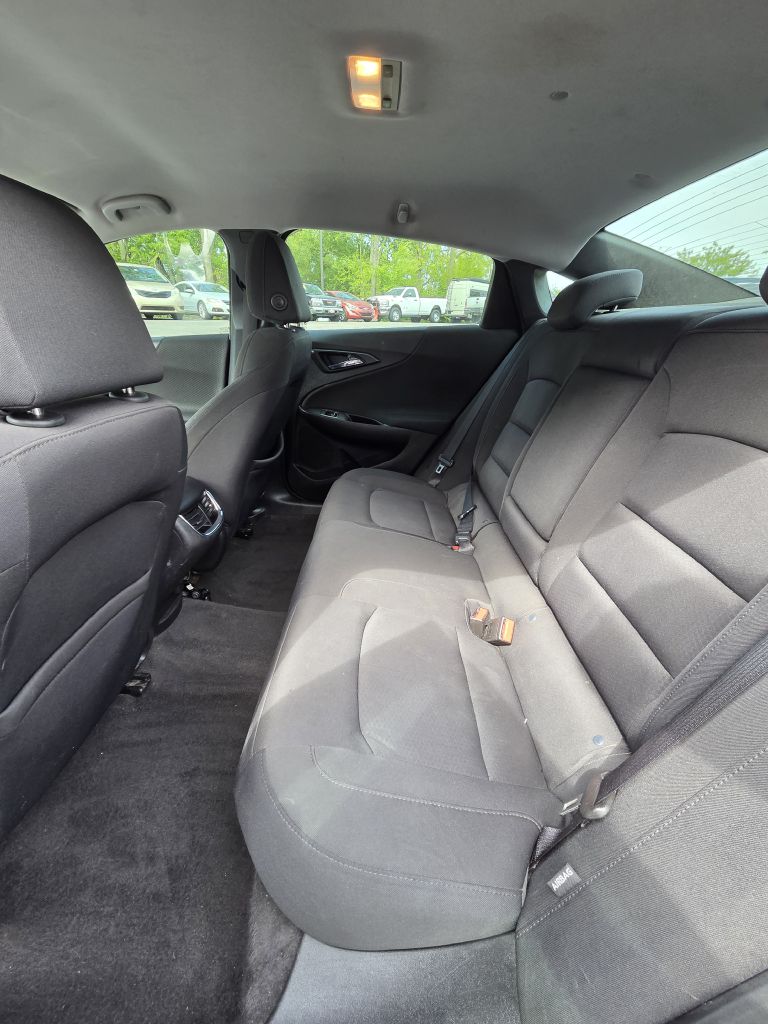Photo 12 of this CHEVROLET MALIBU