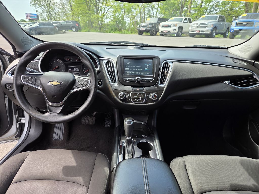 Photo 21 of this CHEVROLET MALIBU