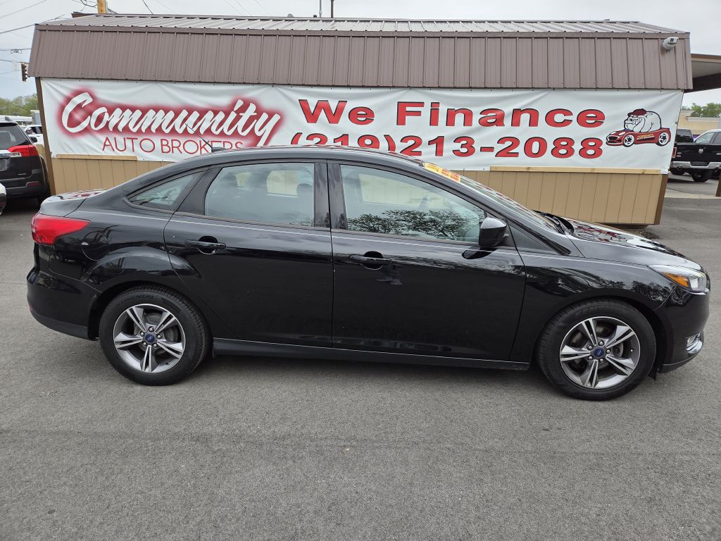 Photo 2 of this FORD FOCUS