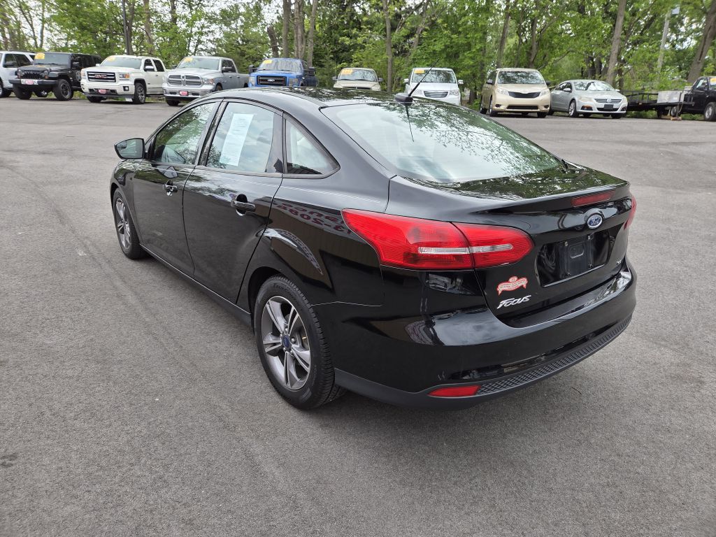 Photo 5 of this FORD FOCUS