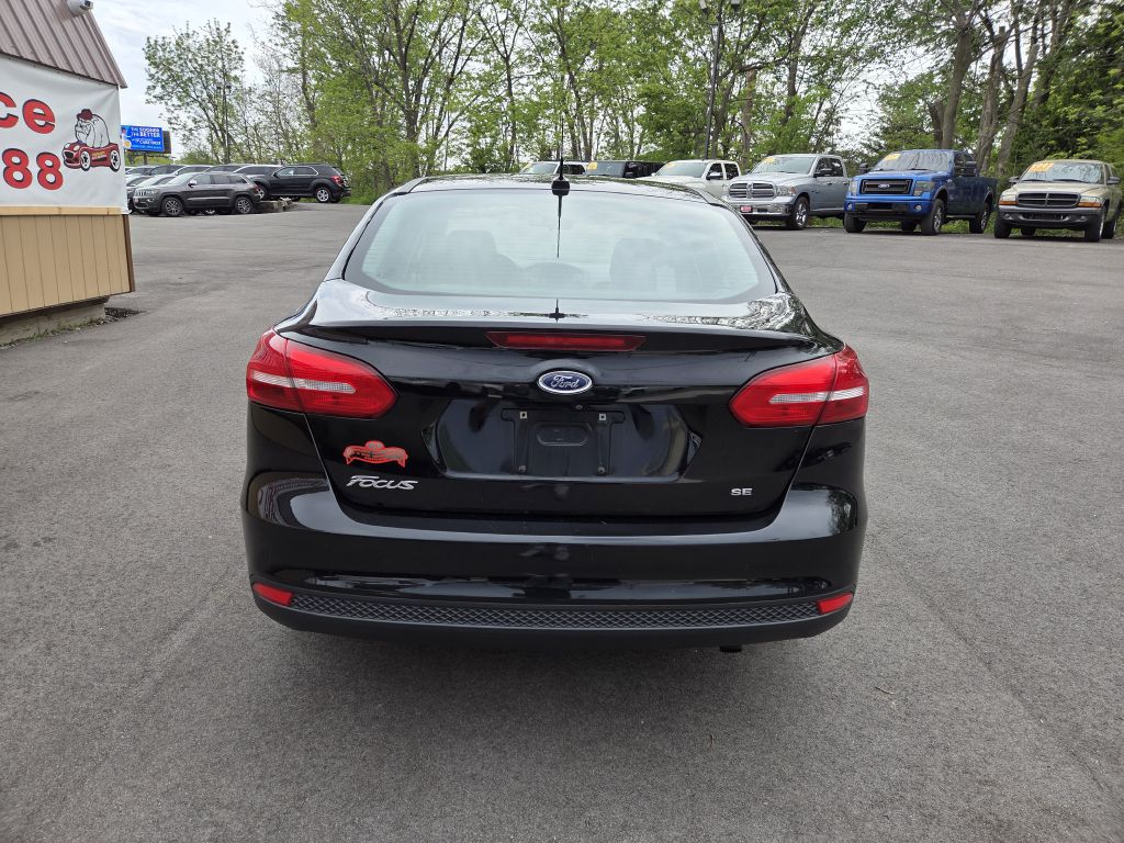Photo 7 of this FORD FOCUS