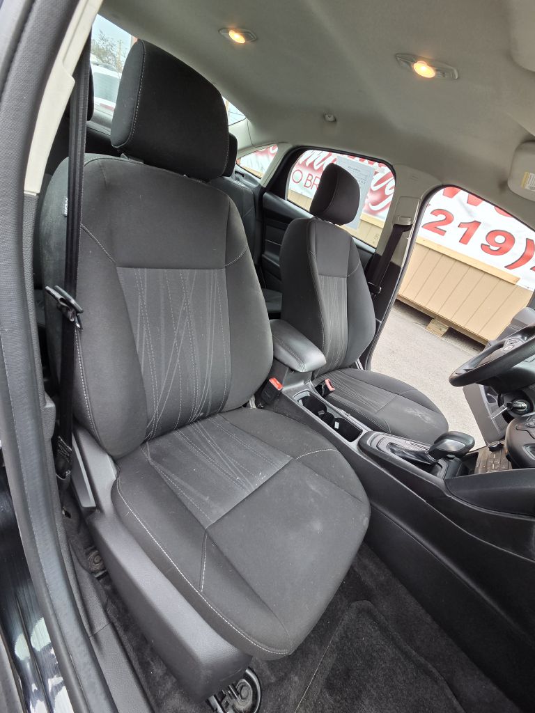 Photo 20 of this FORD FOCUS