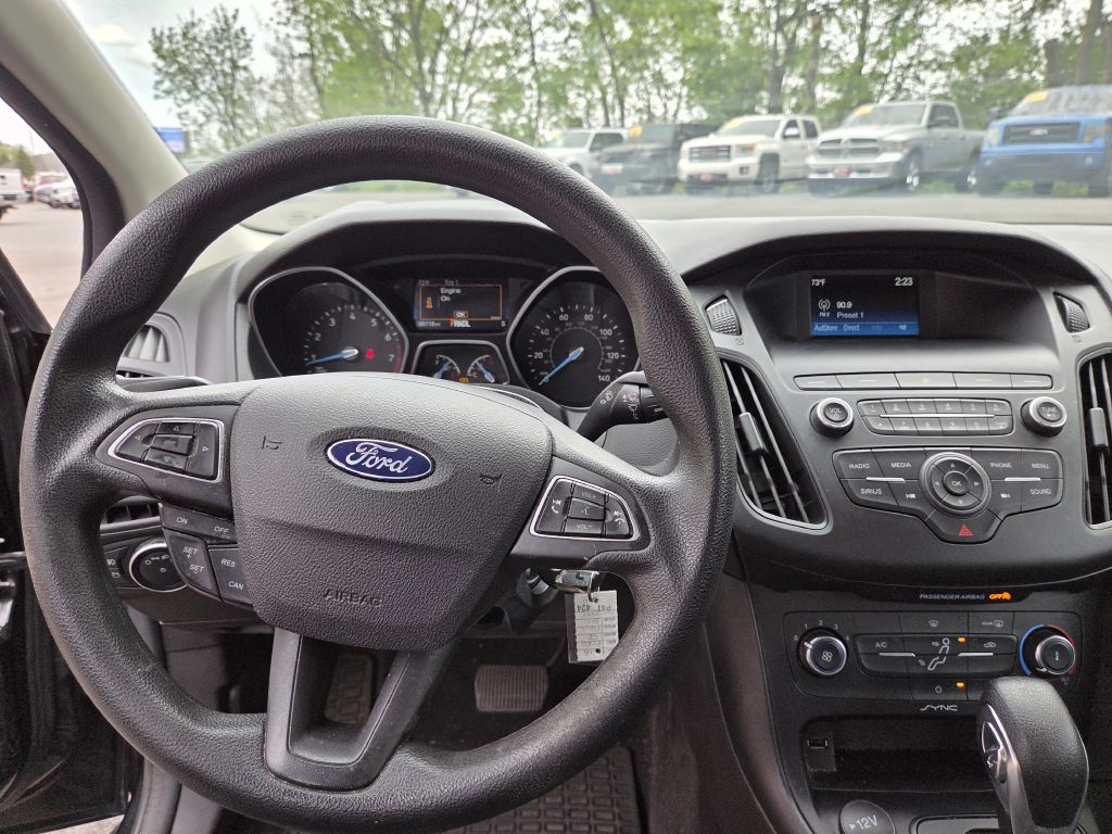 Photo 22 of this FORD FOCUS
