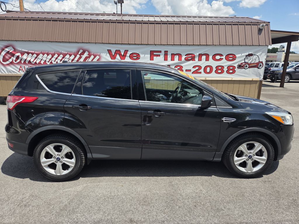 Photo 2 of this FORD ESCAPE