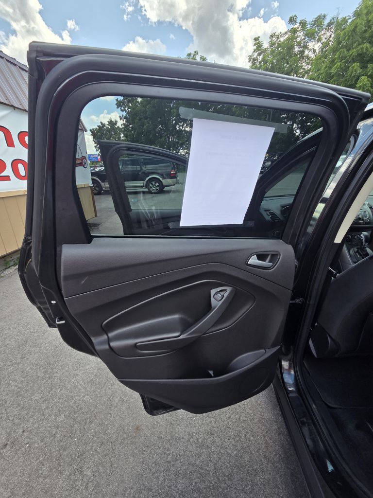Photo 10 of this FORD ESCAPE