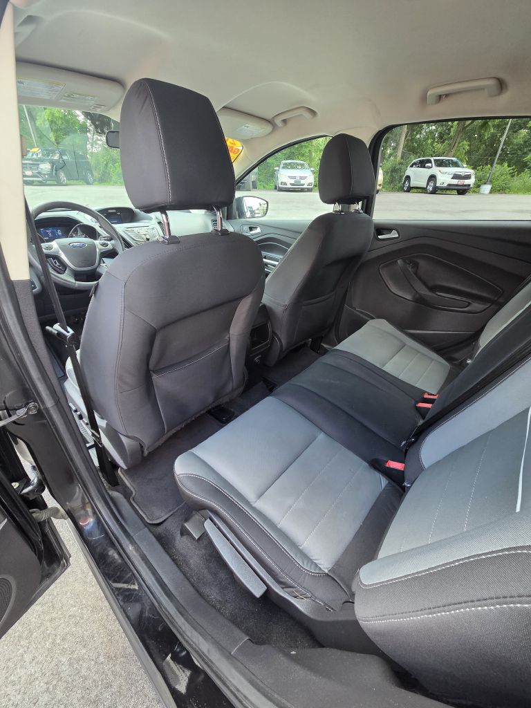 Photo 11 of this FORD ESCAPE