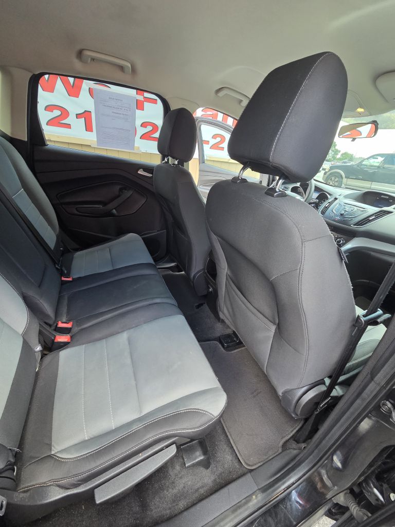 Photo 15 of this FORD ESCAPE