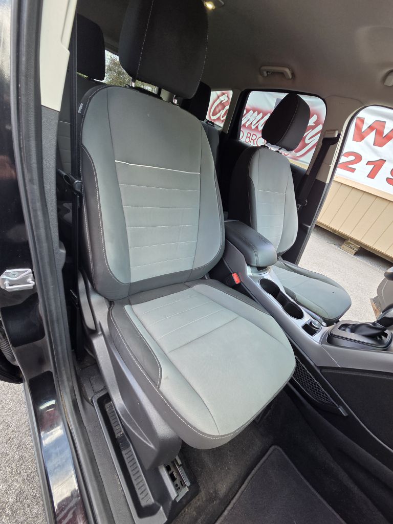 Photo 19 of this FORD ESCAPE