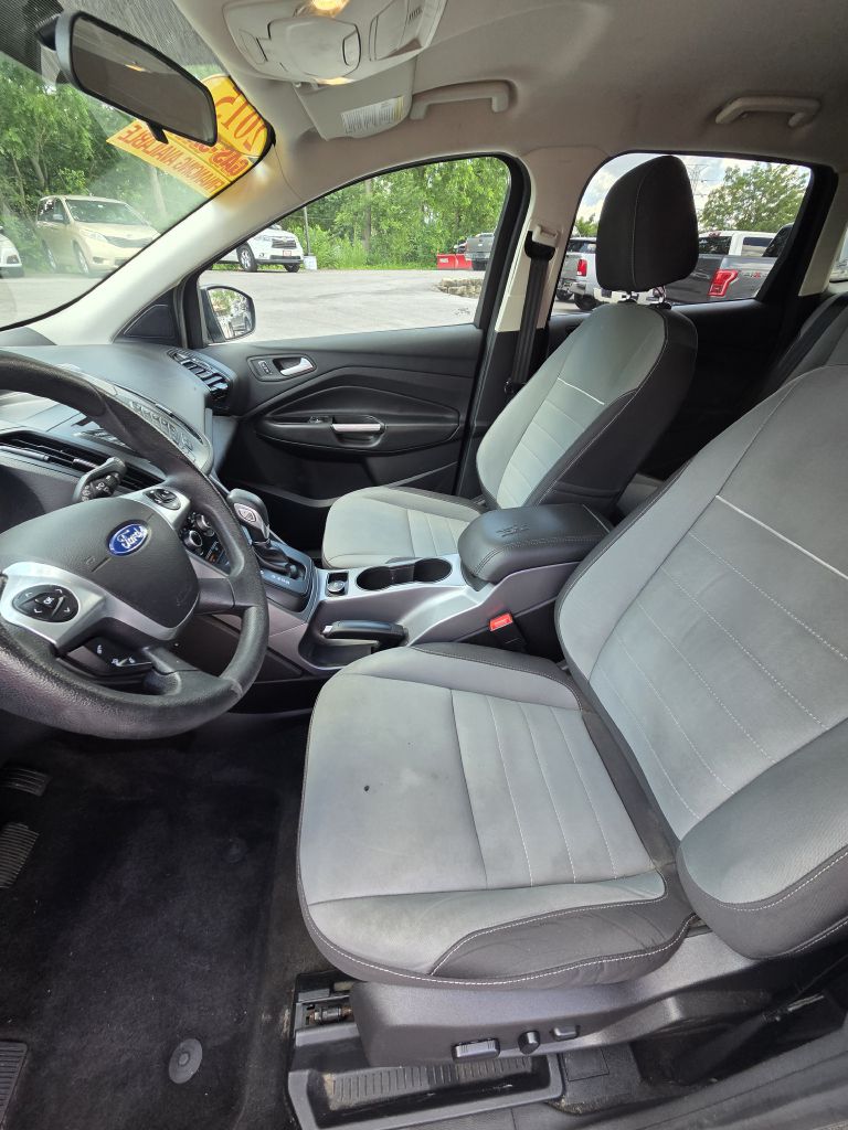 Photo 23 of this FORD ESCAPE